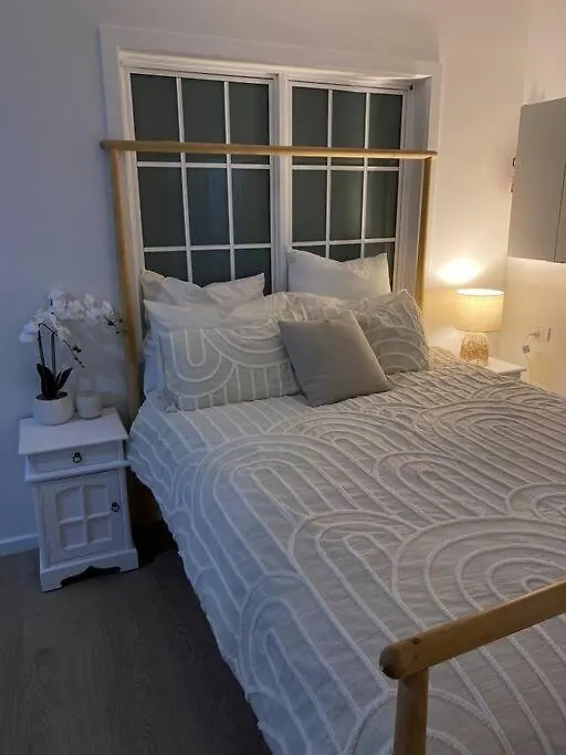 Stunning Burleigh Heads Studio Gold Coast Australien
